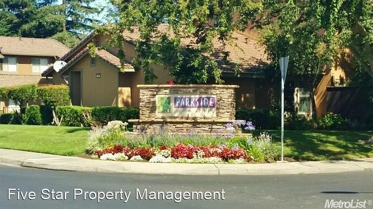 4009 Elmo Loop APT D photo 1