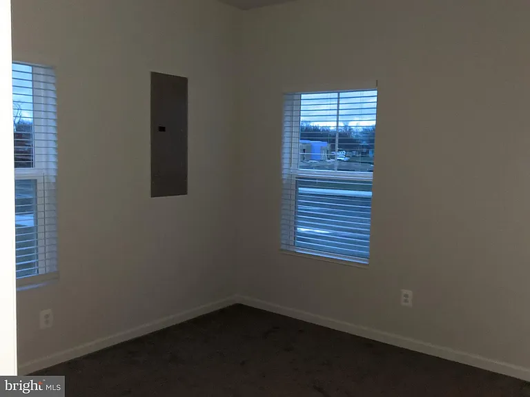 224 Parkland Dr — Photo 33