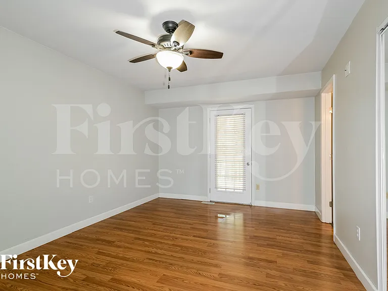 382 Beaver Lake Dr — Photo 8
