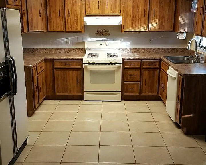 120 N Paul Revere Dr — Photo 5