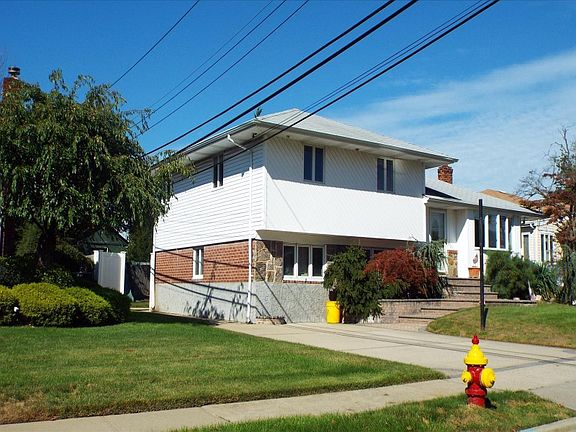 2nd image of 17 Rosewood Dr