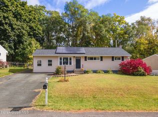 21 Frantone Ln, Loudonville, NY 12211
