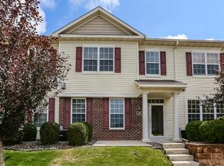 1961 Shamrock Pl, Chaska, MN 55318