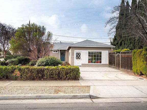 2nd image of 1002 W McKinley Ave