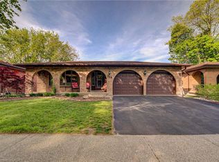 119 Martinglen Cres, Kitchener, ON N2E 2A3