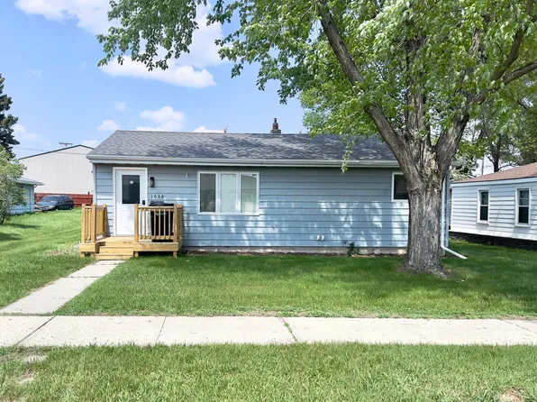 1058 5th St SW, Valley City, ND 58072