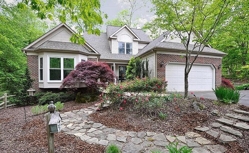 1st image of 89 Longwood Dr