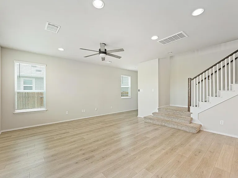 310 Rimrock Ct — Photo 7