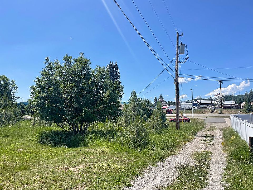 1st image of 916 W 3rd St