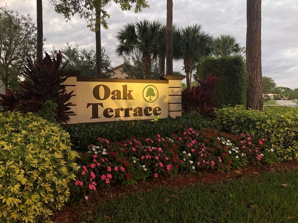 1st image of 4555 Oak Terrace Dr #4555