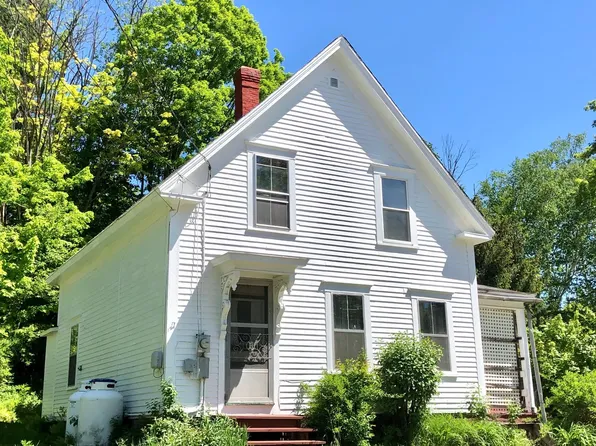 26 Pleasant Street, Plymouth, NH 03264
