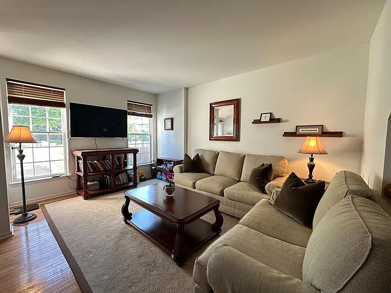 209 Turnbridge Ct — Photo 7
