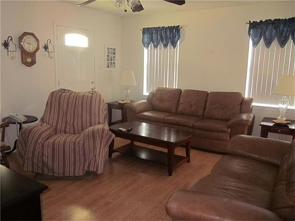 4th image of 1712 Schnell Dr
