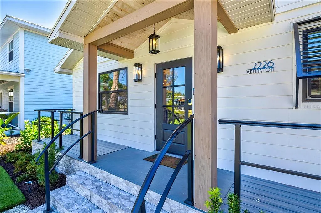 3 bed, 3.0 bath, 1200 sqft, $9,750 — Photo 1