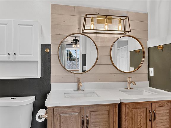 3rd image of 3109 Silverthorn Ln