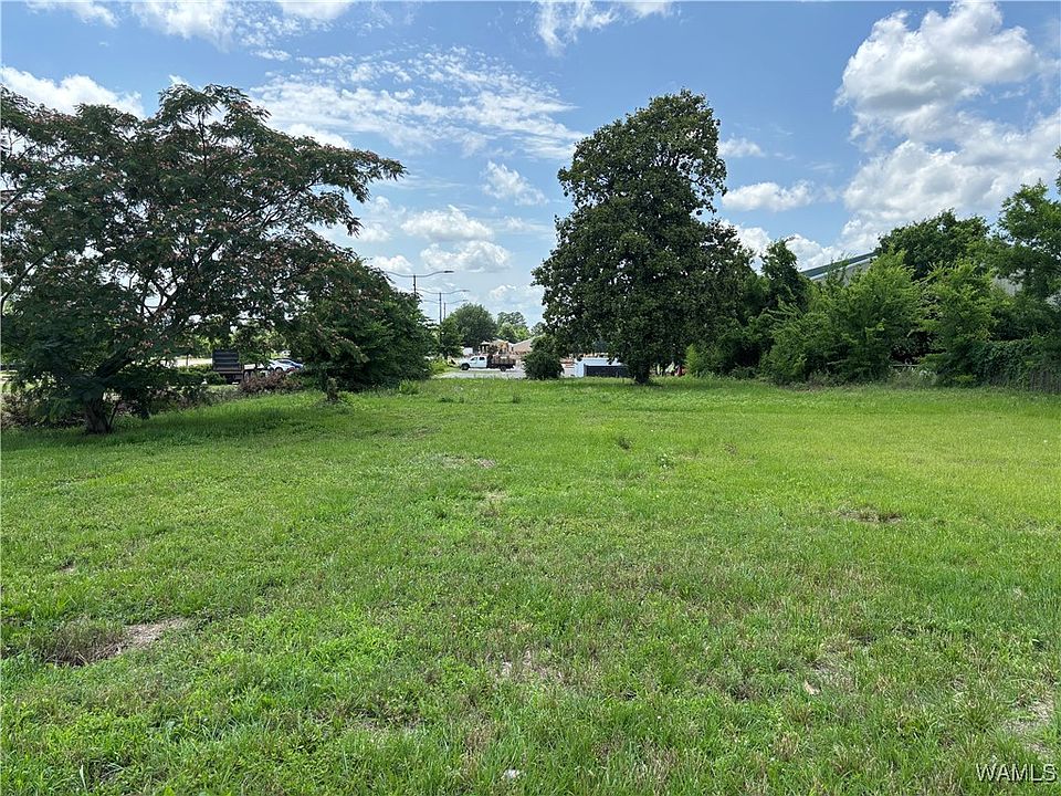2nd image of 620 23rd Ave E