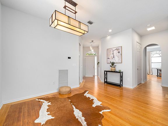5th image of 2072 Chagall Circle