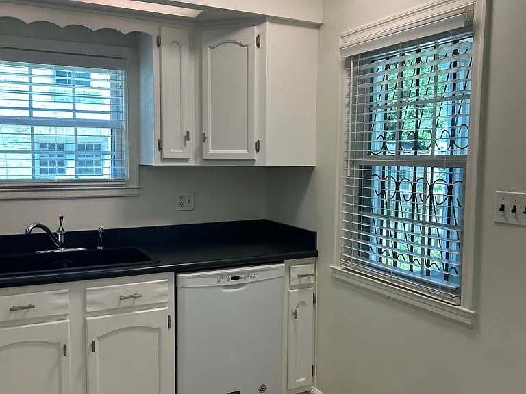 2323 Broadmeade Rd #1 — Photo 7