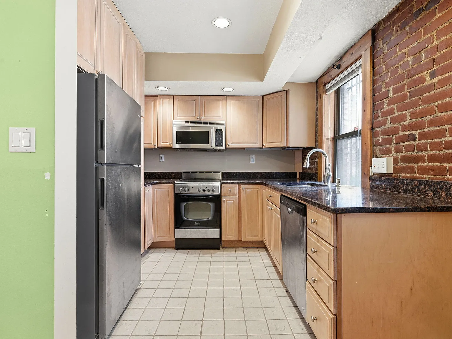 2 bed, 760 sqft, $3,400 — Photo 3