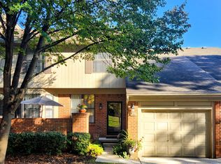 7168 Green Farm Rd #165, West Bloomfield, MI 48322