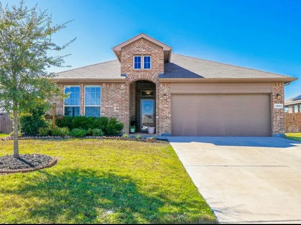 1831 Creekwood Dr, Cleburne, TX 76033