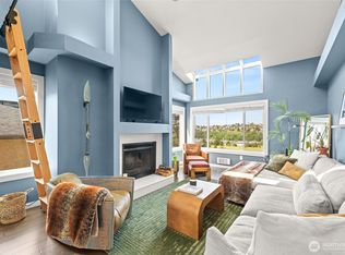 2572 14th Ave W APT 403, Seattle, WA 98119