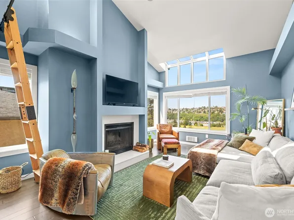 2572 W 14th Ave #403, Seattle, WA 98119