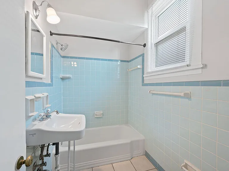 2549 University Ct #3 — Photo 10