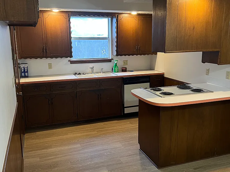 2914 W Pine Ave — Photo 2