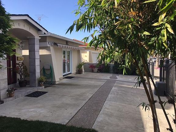 3rd image of 1041 Johnson Ave