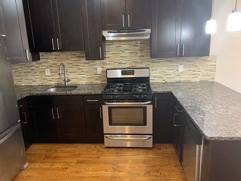 124 Polk St #2C — Photo 9