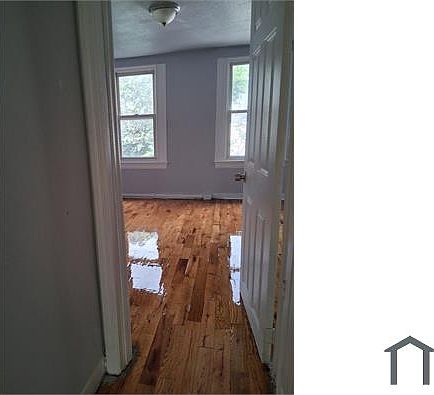 1st image of 1422 Gillingham St