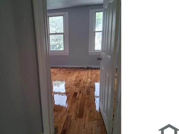 1422 Gillingham St, Philadelphia, PA 19124