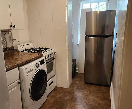 3rd image of 113 O St SW #1