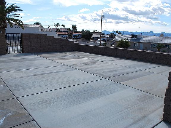 Huge side yard ready for?