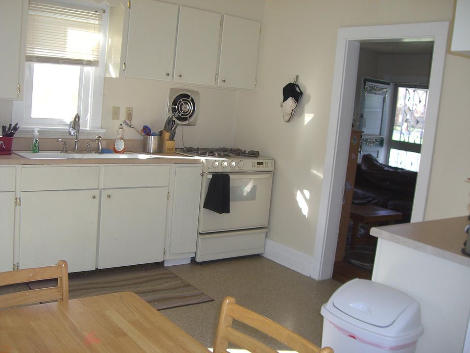2nd image of 39 Foster St