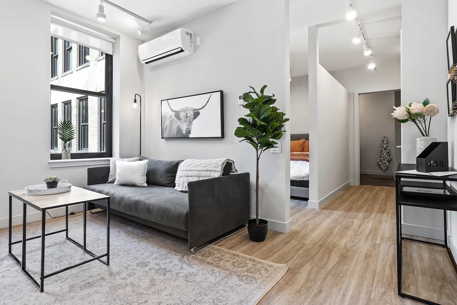 1 bed, 1.0 bath, 625 sqft, $2,385 — Photo 2