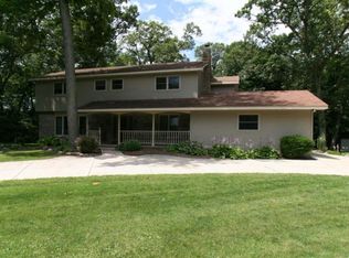 11043 N Arthurs Dr, Edgerton, WI 53534