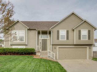 21825 Lincoln Ter, Spring Hill, KS 66083