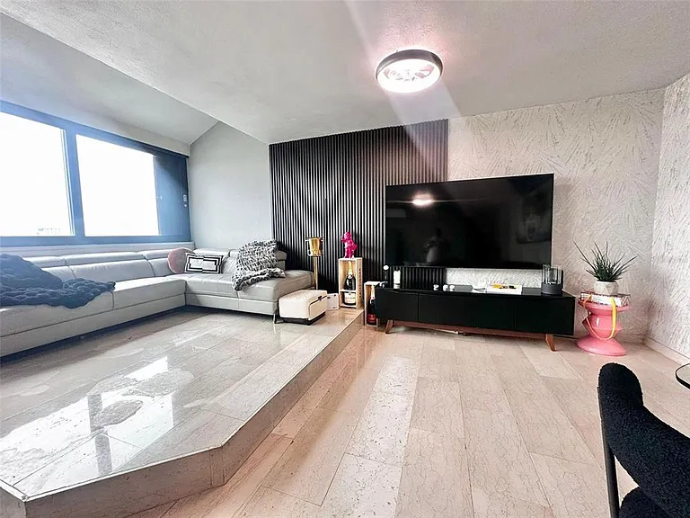 1261 Luis Vigoreaux Ave #18D — Photo 3