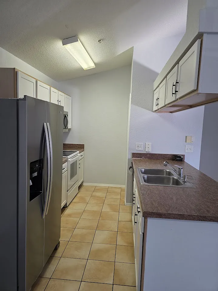 1 bed, 1092 sqft, $1,350 — Photo 3