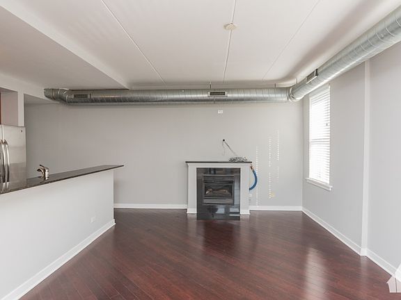 3rd image of 3550 W Montrose Ave Unit 303