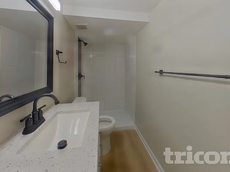 607 NE Darwin St — Photo 13