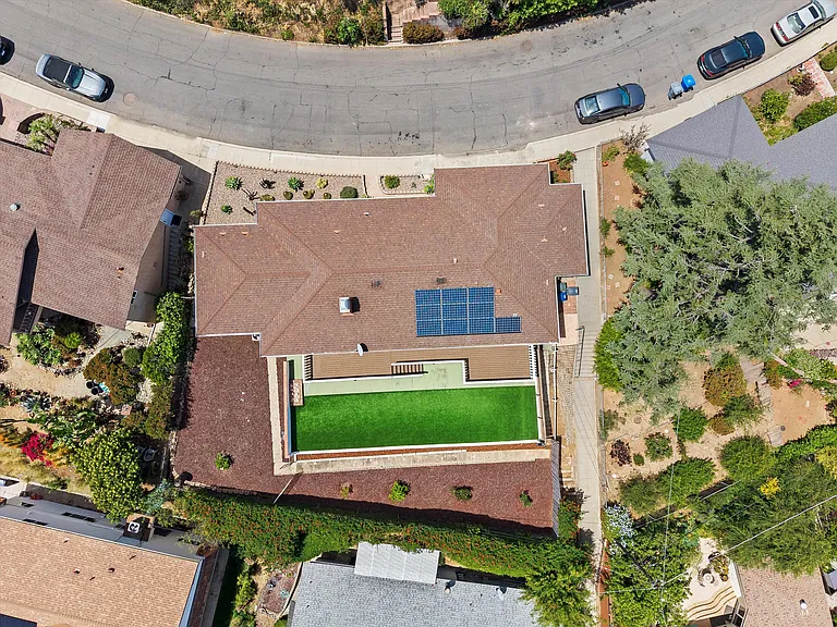 4258 Summit Dr — Photo 12