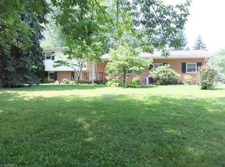 3839 Dauphin Dr NE, Canton, OH 44721