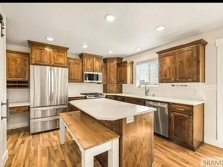 1079 N 2700 W — Photo 9