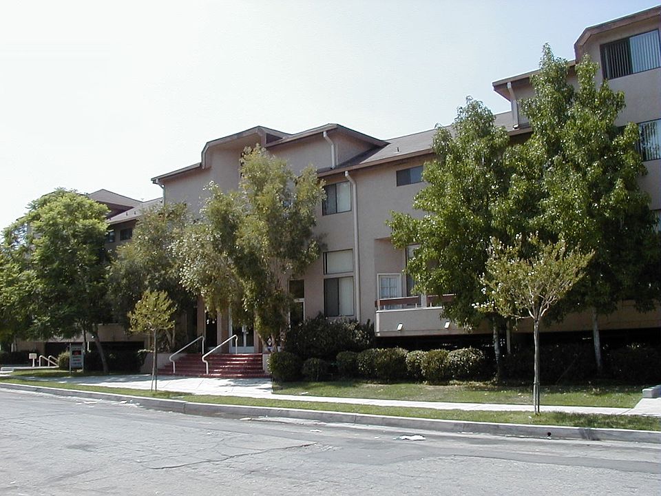 2nd image of 6817 Independence Ave APT 106