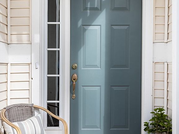 2nd image of 139 Enclave Cir Unit C