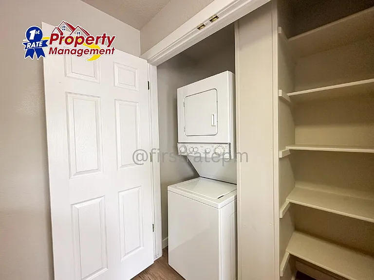 272 W Mallard Dr #207 — Photo 13
