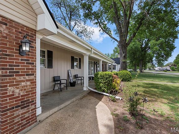 4th image of 807 Sikes Ave